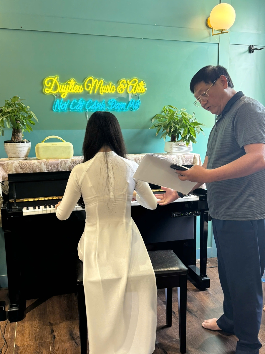 Lớp piano 1-1 tại trung tâm
