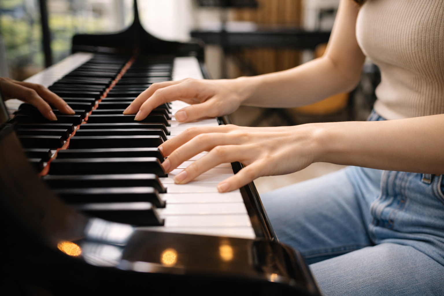 Tư thế tay đúng là nền tảng của kỹ thuật chạy ngón.