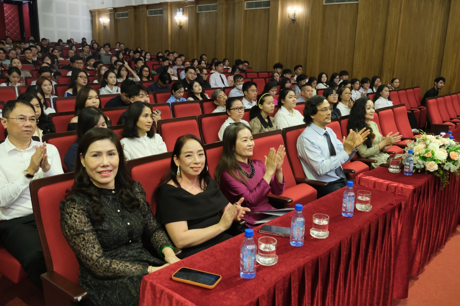 Lãnh đạo nhạc viện TP.HCM 