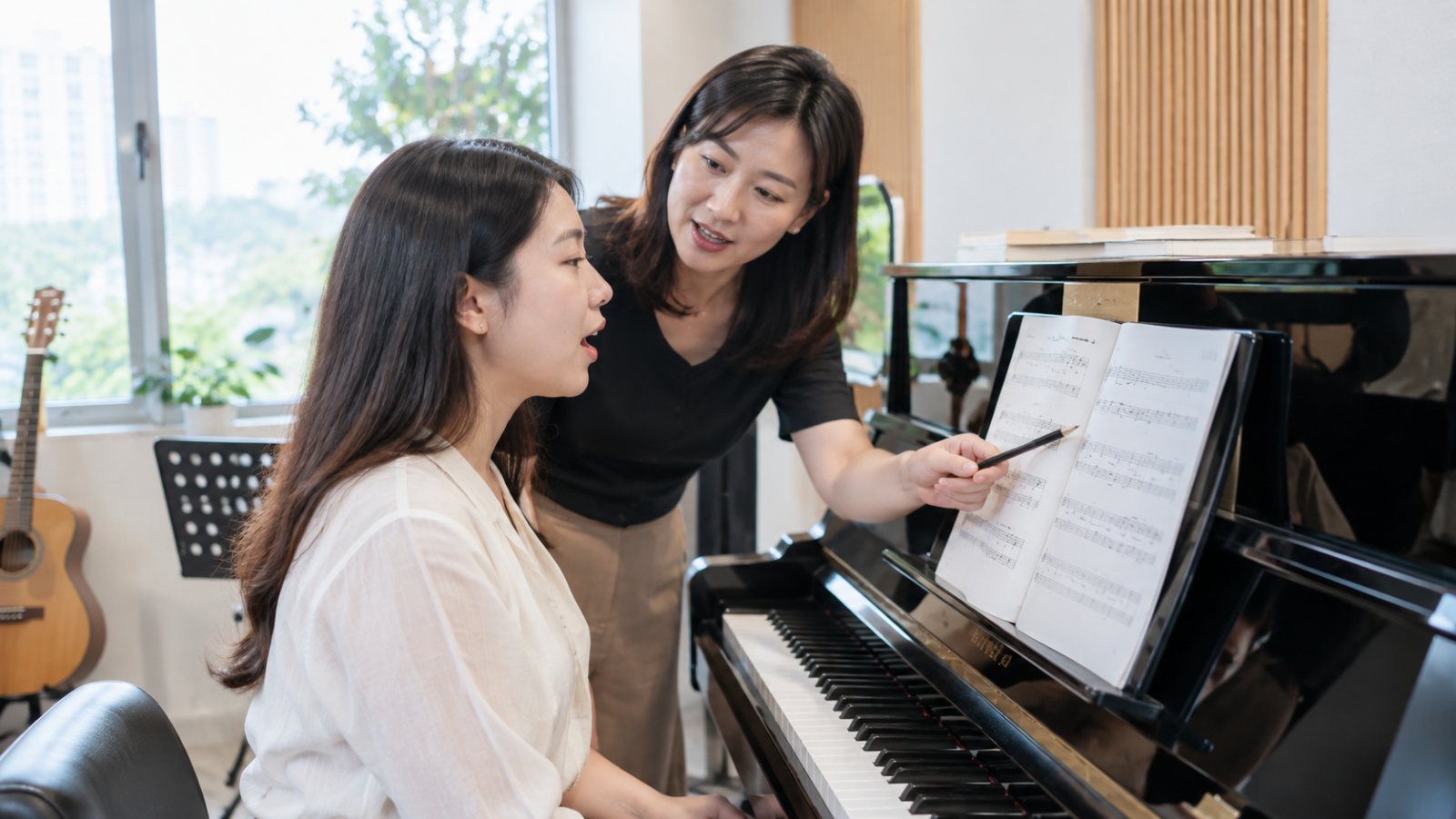 Luyện nhận biết khoảng cách giữa các nốt giúp người học phát triển cao độ tương đối và khả năng đọc giai điệu