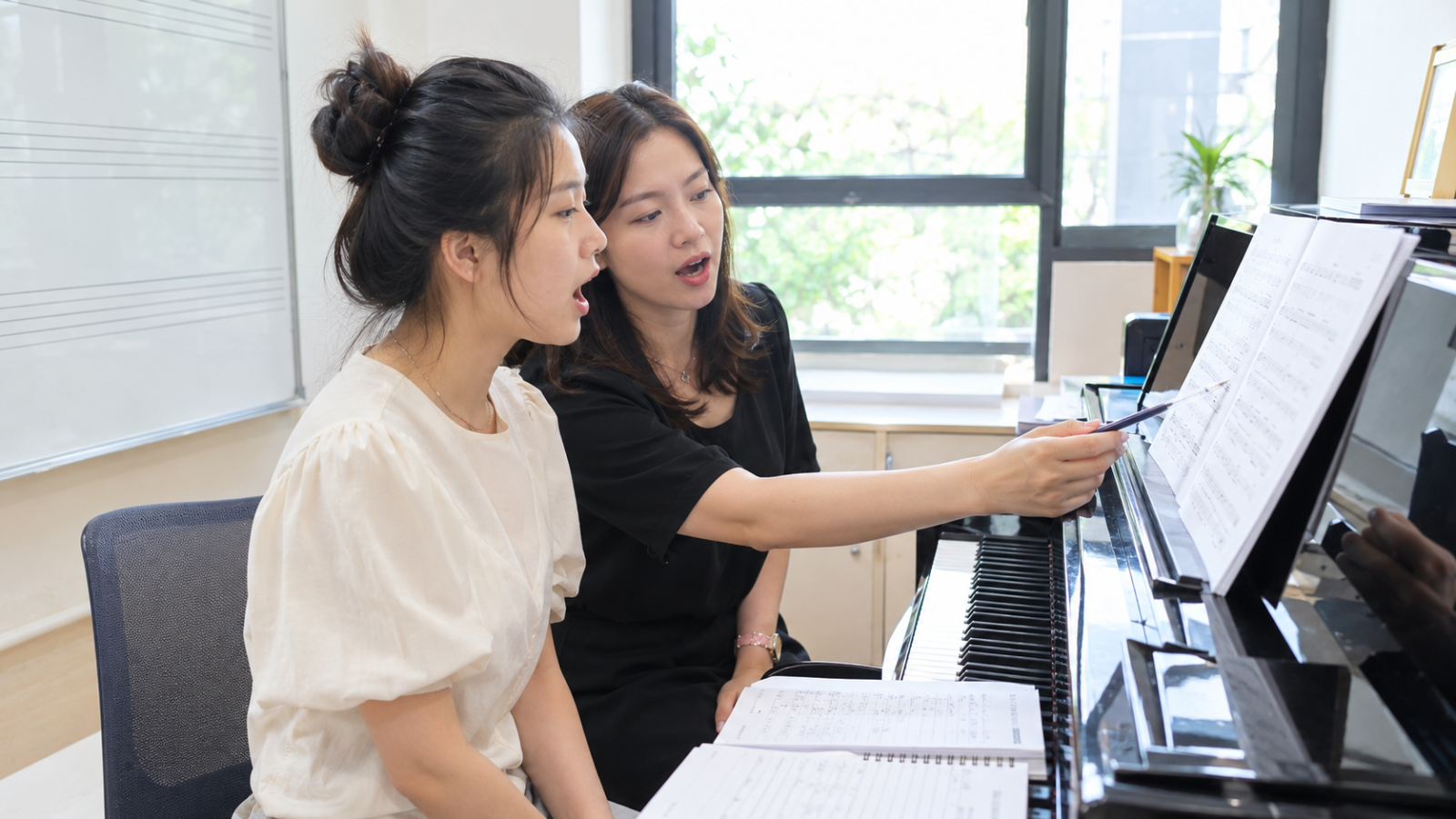 Ký Xướng Âm là một trong những kỹ năng người học nên chuẩn bị khi theo đuổi con đường âm nhạc chuyên môn