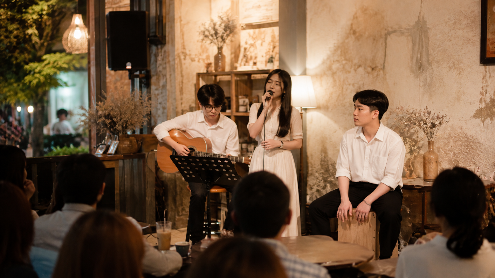 Biểu diễn Acoustic là môi trường giúp sinh viên tích lũy kinh nghiệm và phát triển kỹ năng.
