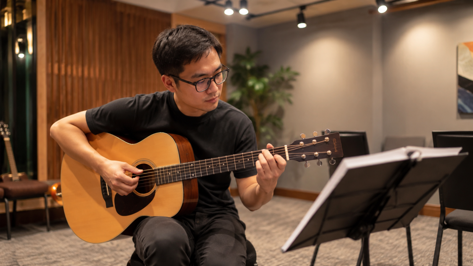 Guitar acoustic là lựa chọn phù hợp cho người mới bắt đầu học nhạc.