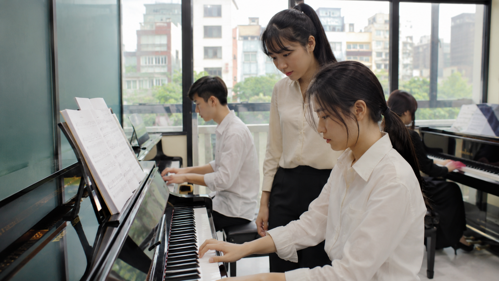 Học viên luyện thi Sư phạm Âm nhạc tại khu vực gần Mizuki Park và Bình Hưng.